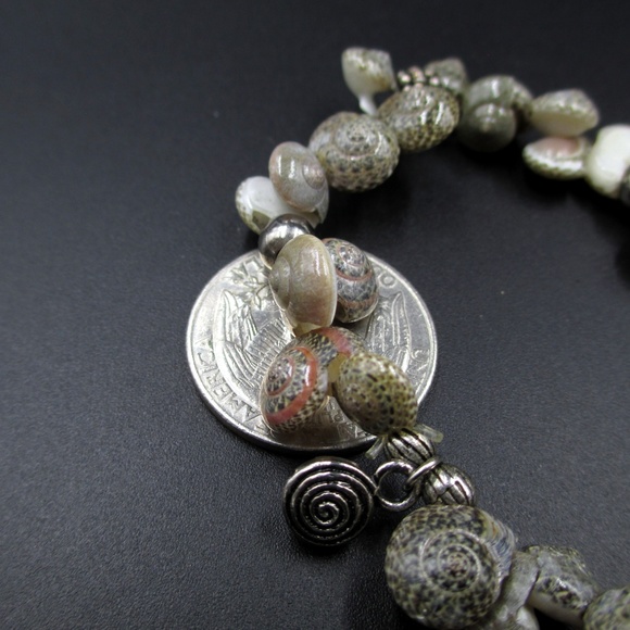 Vintage Genuine Sea Shell Bracelet - Picture 3 of 6